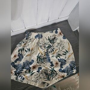 SHEIN Leaf Patterned Skirt in Cream and Green Shorts